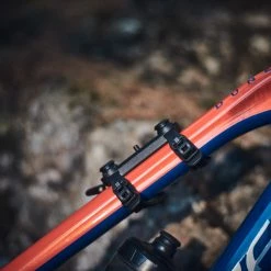 Fidlock TWIST Bouteille 590 + Base Uni 13 Fidlock TWIST Bouteille 590 + Base Uni -Porte-bidons Soldes Boutique 09620 TWIST Uni Base lifestyle 07