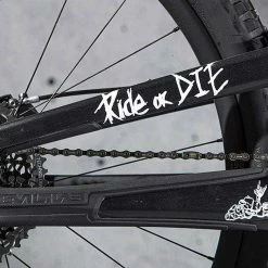 Dyedbro Kit De Protection De Cadre Ride Or Die 10 Dyedbro Kit De Protection De Cadre Ride Or Die -Porte-bidons Soldes Boutique DYEDBRO Ride or Die Rahmenschutz Kit DBF11187 2