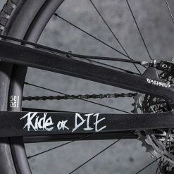 Dyedbro Kit De Protection De Cadre Ride Or Die 11 Dyedbro Kit De Protection De Cadre Ride Or Die -Porte-bidons Soldes Boutique DYEDBRO Ride or Die Rahmenschutz Kit DBF11187 3