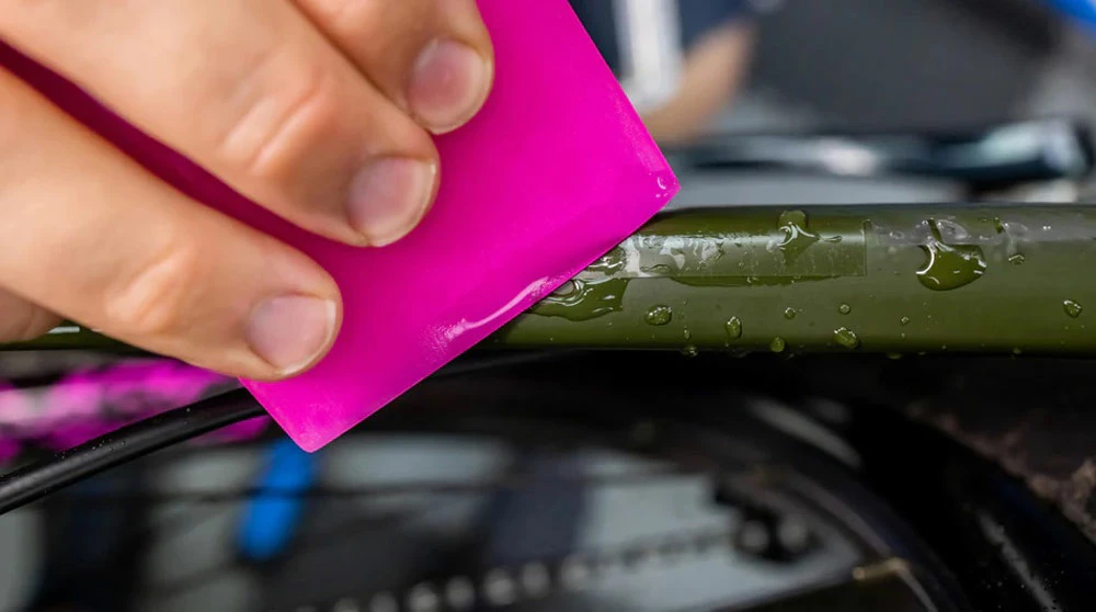 Muc-Off Raclette D'application 5 Muc-Off Raclette D'application – Image 3