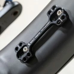 Wolf Tooth Components B-RAD Bottle Shift Adapter 10 Wolf Tooth Components B-RAD Bottle Shift Adapter -Porte-bidons Soldes Boutique Wolf Tooth B RAD Bottle Shift Adapter 3