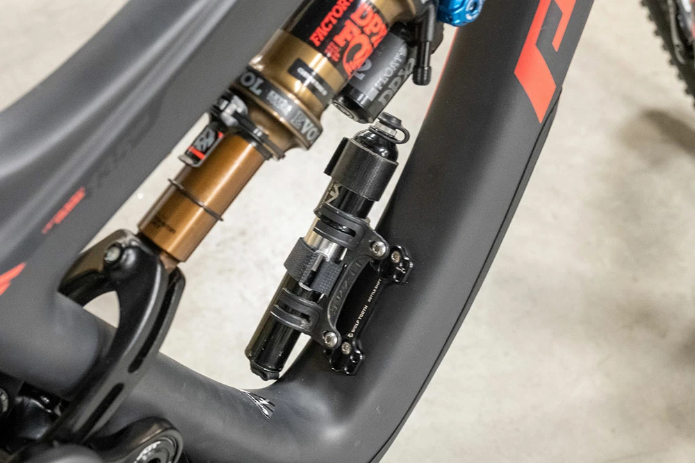 Wolf Tooth Components B-RAD Bottle Shift Adapter 7 Wolf Tooth Components B-RAD Bottle Shift Adapter – Image 5