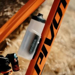 Fidlock TWIST Bottle 600 + Bike Base -Porte-bidons Soldes Boutique fidlock 09669 CLR 20125455 TWIST Bottle 600 Bike Base 2